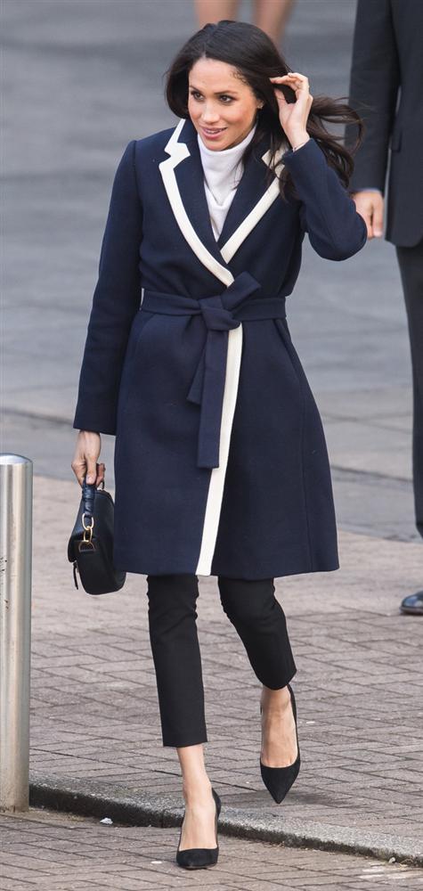 Meghan Markle hóa ra là cao thủ diện áo khoác dáng dài, xem mà học được 11 outfit để style sang như người Hoàng gia-8