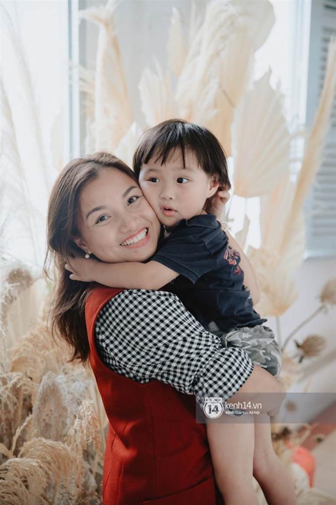 Google công bố 10 YouTuber nổi bật nhất Việt Nam 2020, vlogger ẩm thực duy nhất lọt top lại đang... ở nước ngoài-2