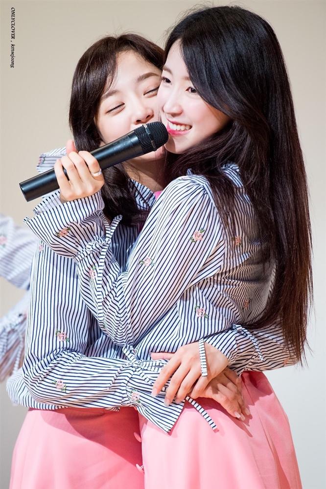 Đồng tính và sự vô lý ở showbiz-1