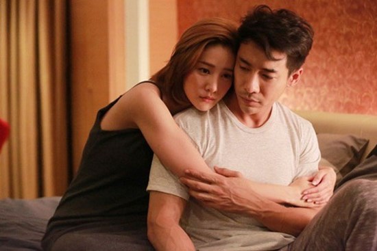 Định ly hôn cô vợ liệt nửa người vì áp lực từ bố mẹ nhưng vợ xin 