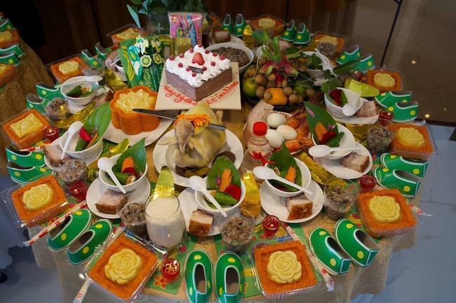 Gia đình Hồ Ngọc Hà - Khắc Việt - Dương Khắc Linh cúng mụ cho con sinh đôi: Mỗi nhà một kiểu nhưng nhà nào cũng cầu kỳ, hoành tráng-6