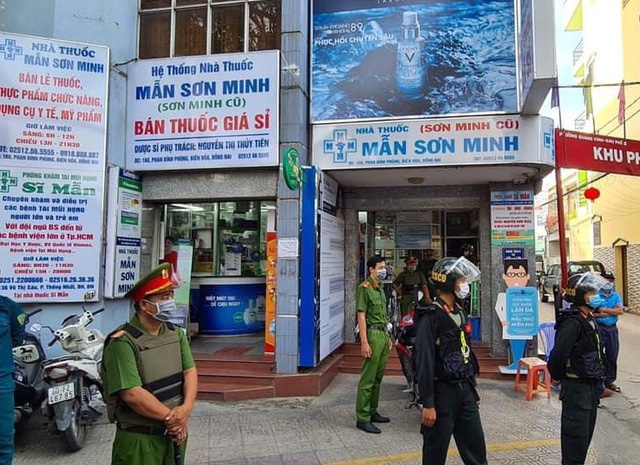 Hàng trăm công an khám xét 3 nhà thuốc tây lớn ở Biên Hòa-1
