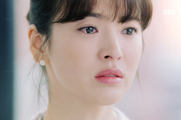 Chiều tối thấy vợ đội mưa về, vừa thấy tôi, cô ấy đã quỳ sụp xuống van xin một điều nghiệt ngã-2