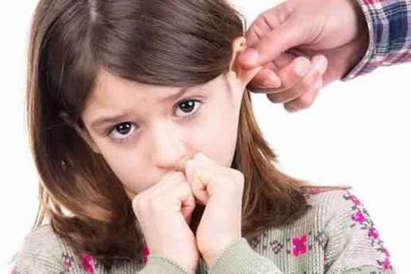 Nghe con kể ở lớp phải vào nhà vệ sinh ăn cơm, người mẹ tức giận đến tát cô giáo liền 2 cái và cái kết thật khó tưởng tượng-4