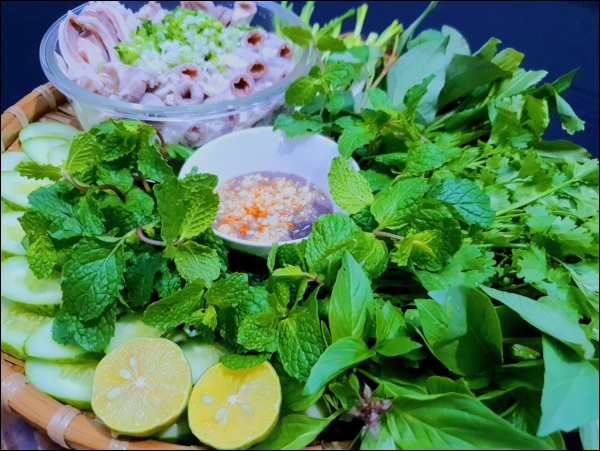 Mê ẩm thực Việt nhất định phải biết bí kíp đơn giản để làm món lòng chần giòn ngon, trắng nõn nà-1