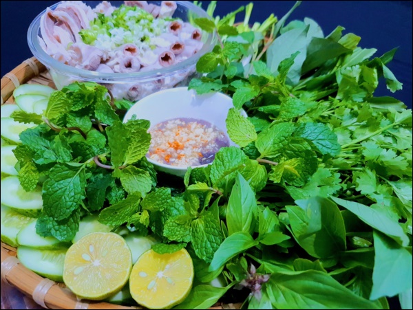 Mê ẩm thực Việt nhất định phải biết bí kíp đơn giản để làm món lòng chần giòn ngon, trắng nõn nà-1