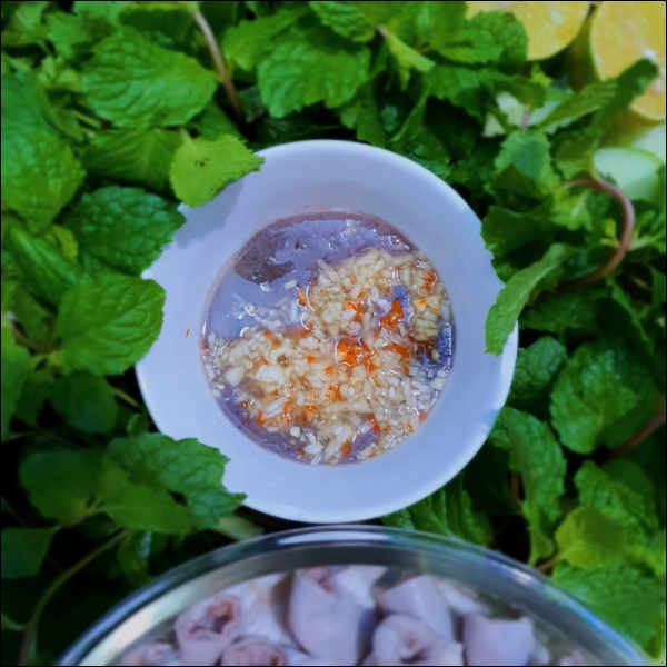 Mê ẩm thực Việt nhất định phải biết bí kíp đơn giản để làm món lòng chần giòn ngon, trắng nõn nà-5