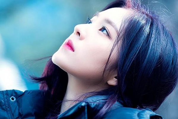 Mỗi ngày đều nhận được bó hoa hồng trắng, tôi bất an vô cùng, tới ngày thấy mặt người gửi thì càng hoảng sợ-2