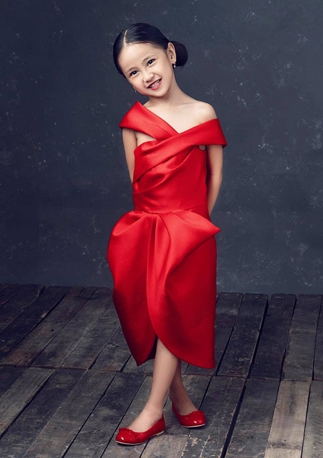 Hoa hậu Việt Nam đăng quang ở độ tuổi trẻ nhất: Sở hữu khối tài sản lên tới hàng ngàn tỷ đồng, cách dạy con lại càng đáng ngưỡng mộ-11