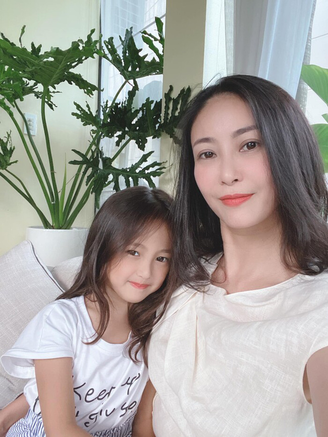 Hoa hậu Việt Nam đăng quang ở độ tuổi trẻ nhất: Sở hữu khối tài sản lên tới hàng ngàn tỷ đồng, cách dạy con lại càng đáng ngưỡng mộ-12