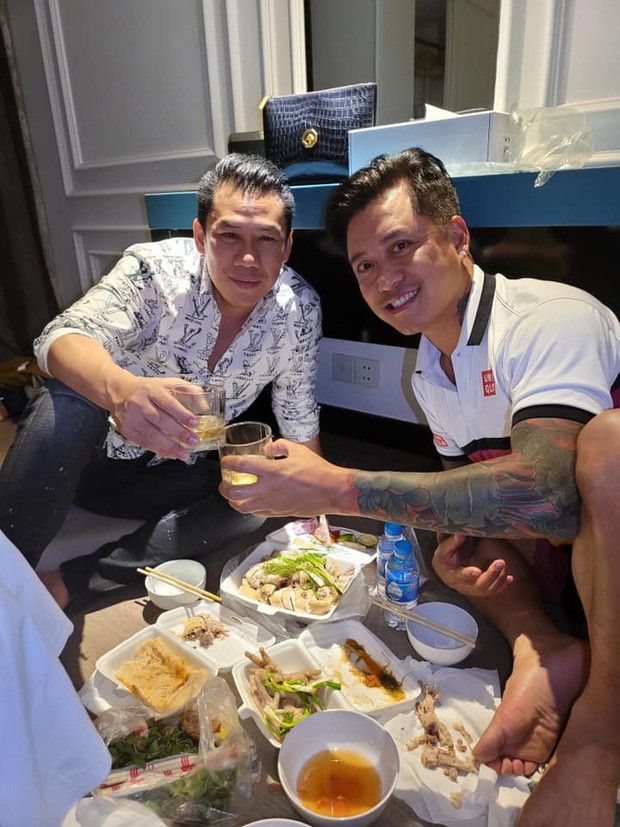 Tuấn Hưng đăng ảnh thân thiết bên chồng cũ Lệ Quyên, lời nhắn nhủ gửi tới đàn anh gây chú ý-1