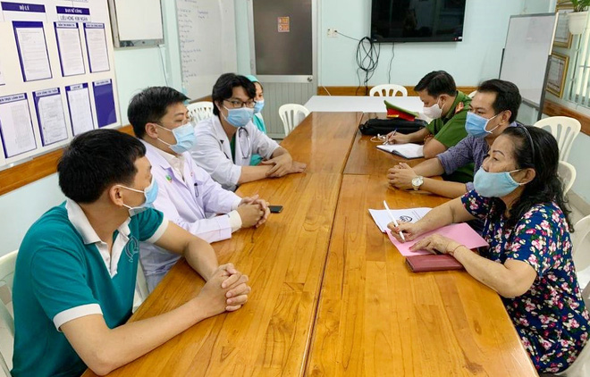 Sức khỏe bé gái 3 tuổi bị mẹ ruột bạo hành: Tình trạng phù não không cải thiện, tiên lượng xấu-4