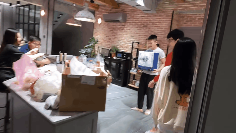 Đột nhập bên trong căn penthouse 300m² xịn sò của vợ chồng Khởi My-2