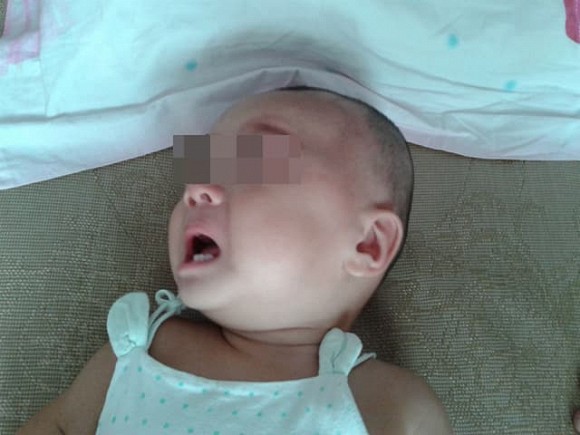 Sau khi con rơi ra khỏi giường, cha mẹ khôn ngoan sẽ không đỡ ngay lập tức! Điều quan trọng là phải hiểu mười giây vàng-2