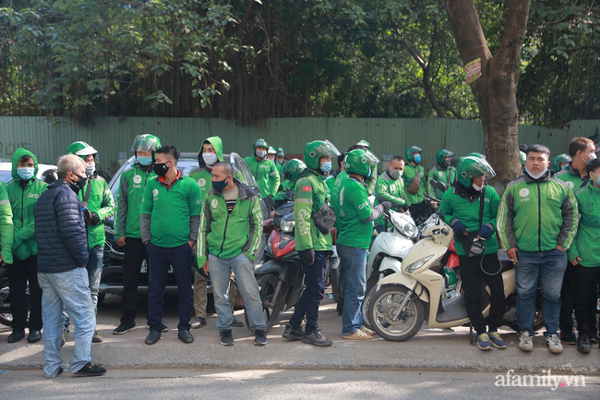 Tài xế GrabBike diễu hành phản đối tăng khấu trừ-18