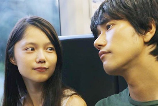 Anh chàng mắc bệnh sạch sẽ, ví mùi nước hoa của bạn gái như mùi thuốc xịt muỗi, cách chê bai thô thiển, đọc lạnh cả sống lưng