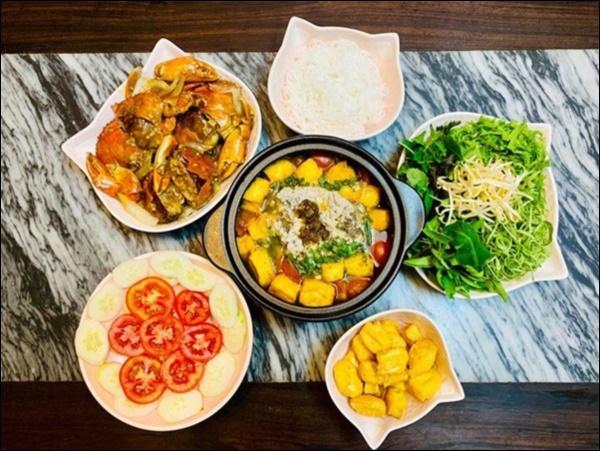 Tròn 1 năm sang Mỹ định cư, chị đẹp San San đãi gia đình toàn món ngon, bổ dưỡng, nhìn là biết vợ đảm rồi!-12