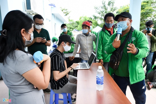 Tài xế GrabBike diễu hành phản đối tăng khấu trừ-14