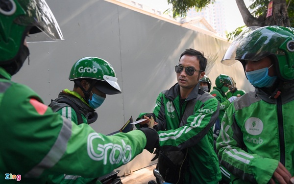 Tài xế GrabBike diễu hành phản đối tăng khấu trừ-8