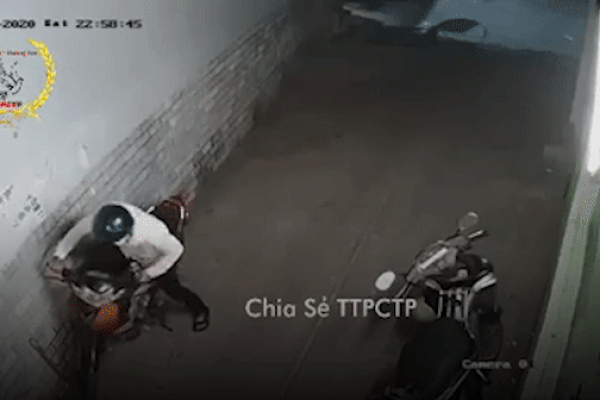 Kẻ gian ở TP.HCM trộm xe máy trong 7 giây