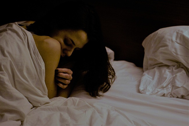 Trải lòng của anh chàng nhiếp ảnh về cặp vợ chồng có sở thích giường chiếu quái đản: Núp sau vỏ bọc hôn nhân là trò vui thể xác bệnh hoạn-2