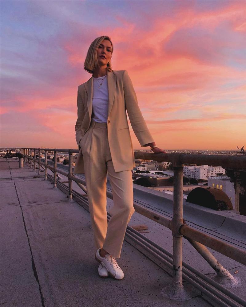 Hóa ra các cựu thiên thần Victorias Secret lên đồ cực đơn giản, và loạt outfit sau sẽ giúp style của bạn tây hơn chục lần-13