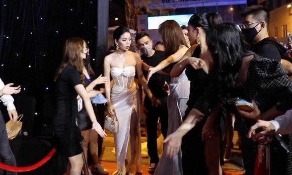 Nhã Phương nhận cơn mưa lời khen vì quá lễ phép với Lệ Quyên-2