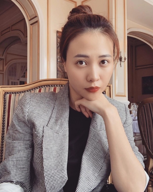 Đàm Thu Trang dính nghi án dao kéo vì để lộ chiếc cằm khác lạ trong loạt ảnh mới-3