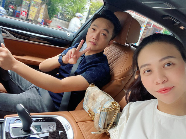 Đàm Thu Trang dính nghi án dao kéo vì để lộ chiếc cằm khác lạ trong loạt ảnh mới-7