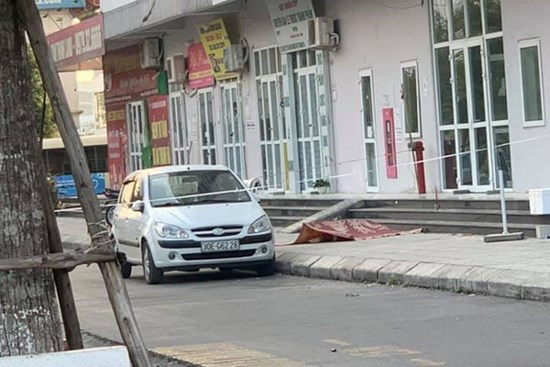 Hà Nội: Người phụ nữ bán hàng ăn tử vong bất thường dưới sân chung cư Thanh Hà