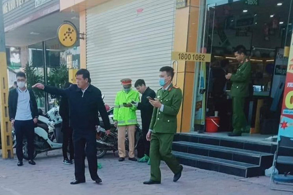 Đã bắt được tên cướp đâm gục bảo vệ cửa hàng Thế giới di động, lấy đi hơn 10 chiếc điện thoại ở Bắc Ninh-3