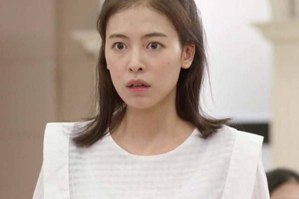 Gặp đứa bé được người yêu nhận nuôi, em vội bỏ chạy, chỉ sợ nghe tiếng gọi mẹ rồi nhói lòng-2