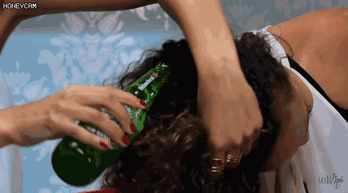 Thêm thứ này vào bia, vòi nước bị xỉn vì bẩn hay quần áo cứng đơ thô ráp cũng được giải quyết trong vòng một nốt nhạc-21