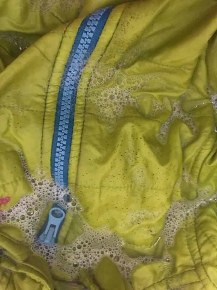 Trong bếp có rất nhiều thứ sẵn có để tẩy vết mốc trên áo phao hiệu quả, bà nội trợ không biết thì quả thật có lỗi với túi tiền-5