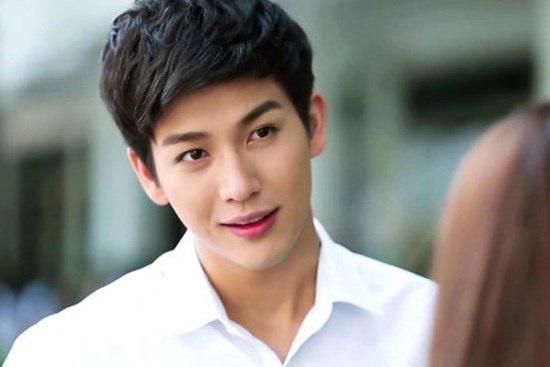 Về nhà gặp vợ cũ tới chơi, thấy thứ trong tay cô ấy, tôi liền hủy hôn vợ sắp cưới