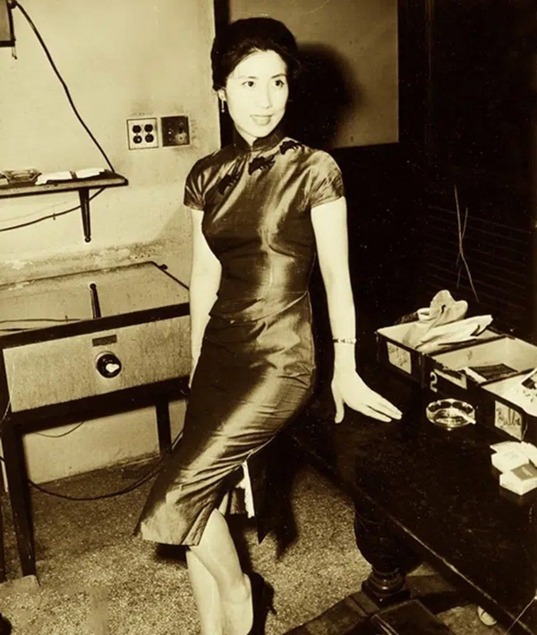 Mỹ nhân 17 tuổi lên xe hoa với người đàn ông từng có 3 đời vợ, 19 tuổi đã trở thành góa phụ, câu nói trước nơi chồng qua đời khiến ai nấy nghẹn lòng-5