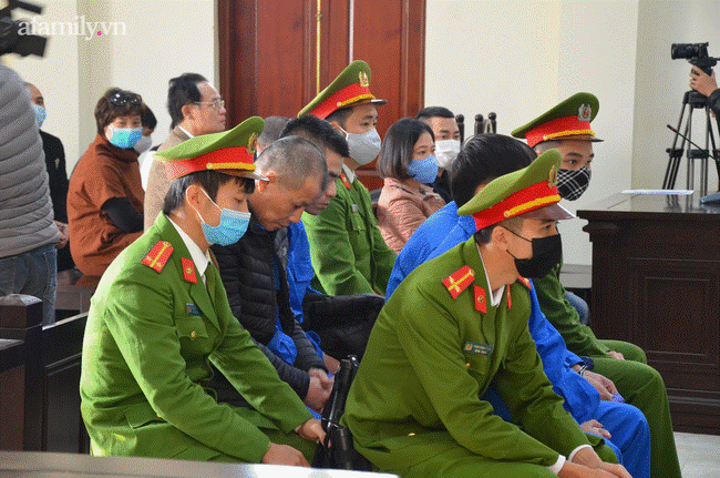Xét xử trưởng Đài hóa thân hoàn vũ cưỡng đoạt tiền dịch vụ hỏa táng ở Nam Định: Nhiều bị hại vắng mặt vì lo ngại nhạy cảm-4