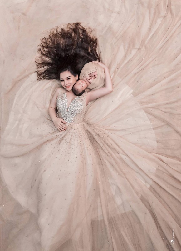 Vợ cũ của cố diễn viên Duy Nhân lần đầu khoe ảnh con đầu lòng cực đáng yêu và xinh xắn-1