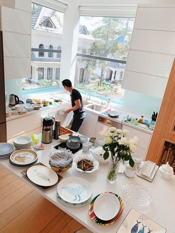 Choáng với biệt thư sang chảnh đại gia Đức An dành tặng mẹ con Phan Như Thảo-4