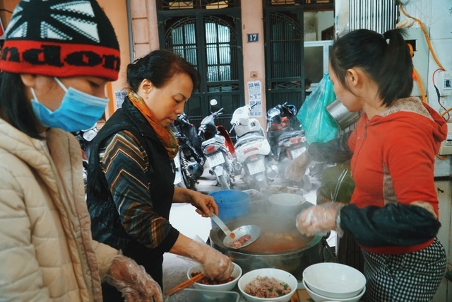 Lạ lùng quán bún nhà giàu thời bao cấp, ngày bán 600 bát ở Hà Nội-3