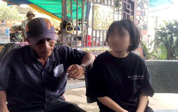 Nữ sinh bị đánh bầm dập sau va chạm giao thông: Em không nghĩ mình bị đánh nhiều đến vậy, sờ lên mặt đầy máu”-1