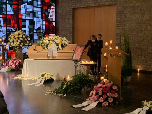 Tang lễ của vlogger Brittanya Karma và những giọt nước mắt tiếc thương của người ở lại-2