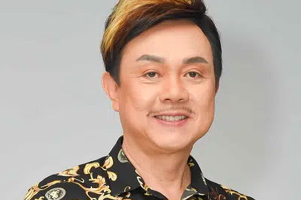 Cả showbiz Việt bàng hoàng khi hay tin NS Chí Tài qua đời: Đông Nhi lặng người, Ngô Kiến Huy, Noo Phước Thịnh đau buồn gửi lời tiễn biệt-17