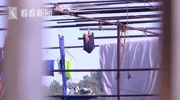 Quần áo lót liên tục có vết ố vàng kỳ lạ, người phụ nữ lắp camera để tìm hiểu thì thấy cảnh tượng giữa khuya khiến cô giận sôi gan-1