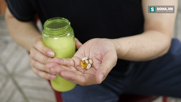 Danh hài Chí Tài gầy guộc, uống nhiều thuốc vì bệnh tật trước khi qua đời-2