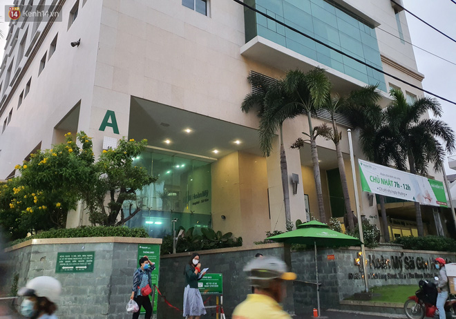 Hàng xóm đau xót trước sự ra đi của danh hài Chí Tài: Ổng thân thiện lắm, gặp ai cũng chào, hay cho kẹo các cháu ở chung cư-11