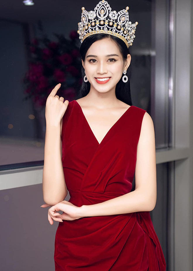 Sinh viên NEU bênh vực Đỗ Hà, kêu gọi report các bài viết phê phán hình ảnh Hoa hậu ngồi còn thầy giáo đứng báo cáo-4