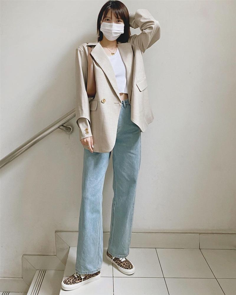 Chọn blazer không khéo có thể biến thành bà cô lỗi thời nhưng bạn mặc 4 kiểu này thì chỉ trẻ xinh, thanh lịch trở lên-6