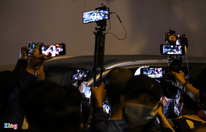 Đội quân streamer gây hỗn loạn ở nơi bảo quản thi thể nghệ sĩ Chí Tài-6