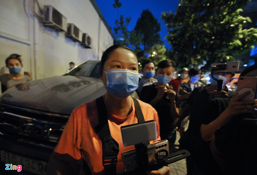 Đội quân streamer gây hỗn loạn ở nơi bảo quản thi thể nghệ sĩ Chí Tài-8